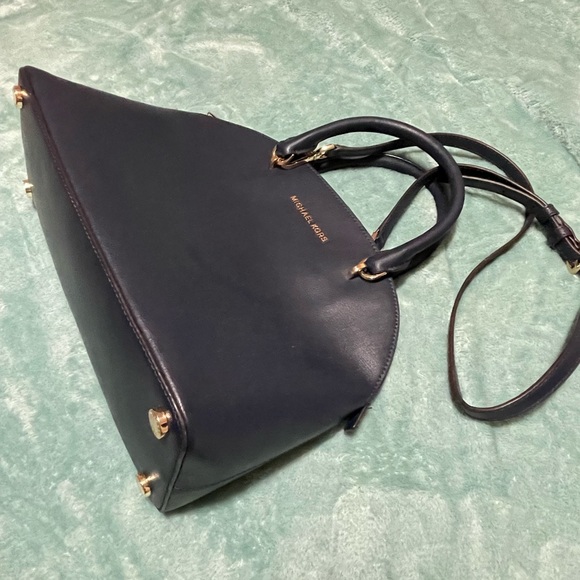 Professional and chic Michael Kors purse 👜💕 - Picture 2 of 4